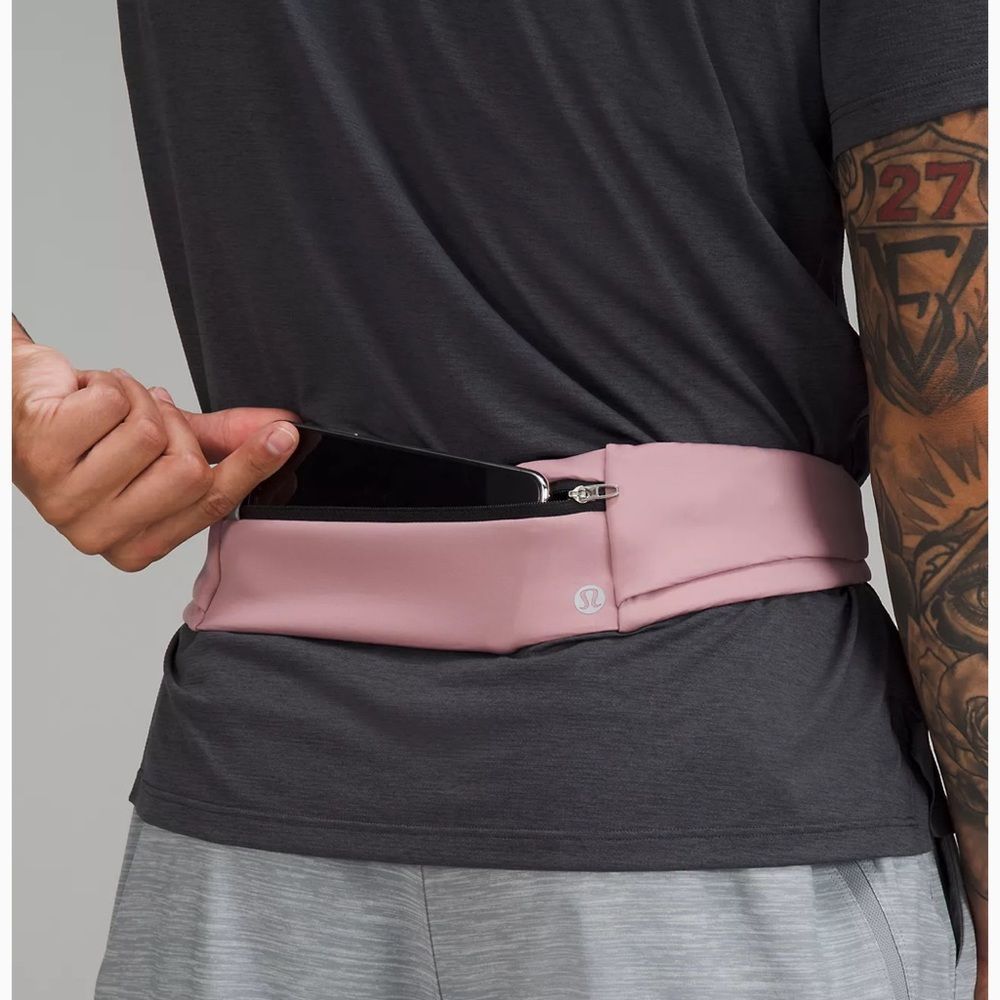 🍋LULULEMON ATHLETICA | Fast and Free Running Belt in Vintage Mauve - Picture 4 of 9